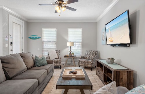 Villages of Crystal Beach House | Lagoon Pool-Heated for Spring break, 2 Living Areas, Walk to Beach