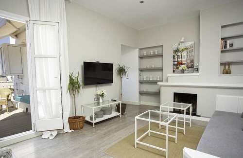 Sitges Town Center Apartment | Sitges Spaces Bonaire Penthouse-2 bedrooms/1 Bathroom/2 terraces- Sleeps 6 (4+2)