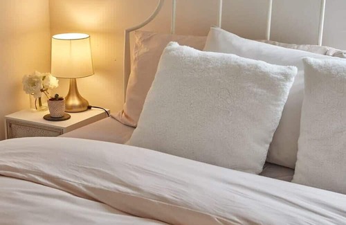 South Charlton Apartment | Host & Stay | The Burrow