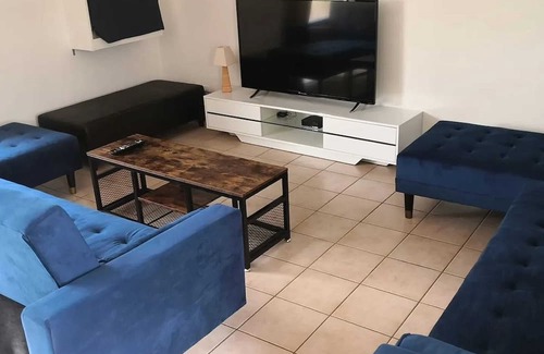 Jaunay-Marigny Villa | Homerez - Big villa for 16 ppl. with swimming-pool and terrace at Jaunay-Clan