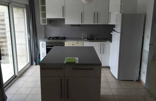 Jaunay-Marigny Villa | Homerez - Big villa for 16 ppl. with swimming-pool and terrace at Jaunay-Clan