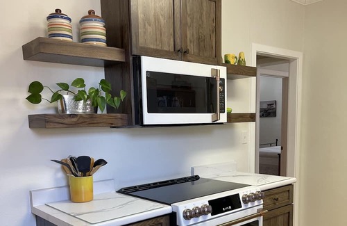 Mitchell House | The Corn Palace Cottage - Great Location