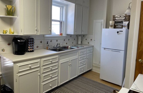 Mitchell House | The Corn Palace Cottage - Great Location