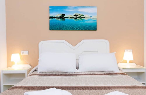 Nerja Apartment | BB Suite (3 double rooms)