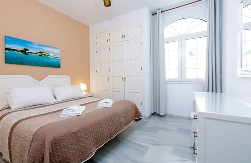 Nerja Apartment | BB Suite (3 double rooms)