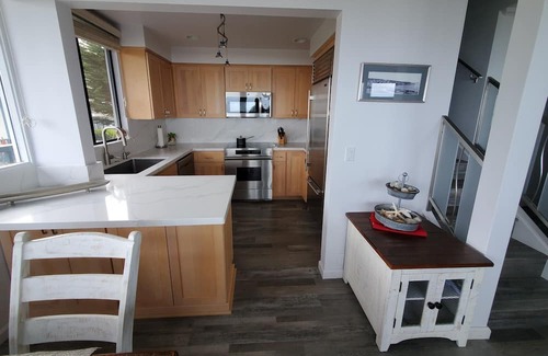 Downtown Monterey Condo | Stunning views, modern, free parking, heated pool, gated, ocean sounds, central