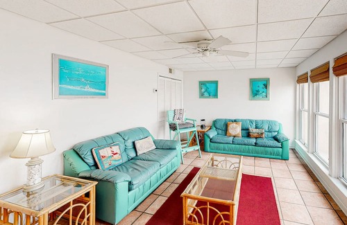 Treehouse House | Treehouse townhome w/incredible bay views and close shops/restaurant