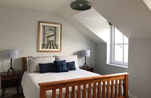 Kinsale House | Stylish Kinsale Townhouse with Harbour Views