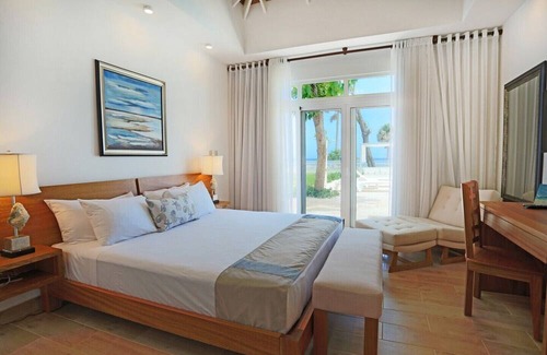 La Esplanada Villa | Luxury Oceanfront 4 Bedroom Villa