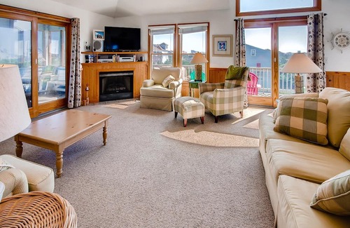Salvo House | Oceanview - Dog Friendly, Pool, Hot Tub, Game Room