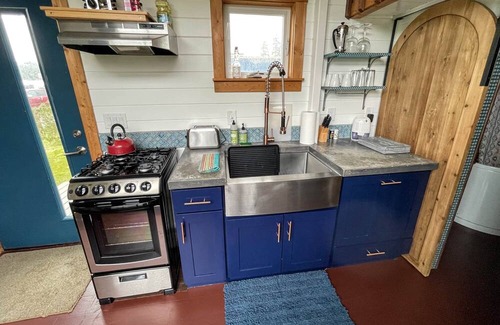 Waldport House | Breakers