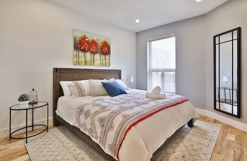 Mile End Apartment | Contemporain 3 Bedrooms/2Bath MileEnd/Plateau