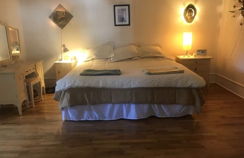 Carrollton Apartment | The Zen-ter BnB Suite #3 in the heart of Carrollton Georgia