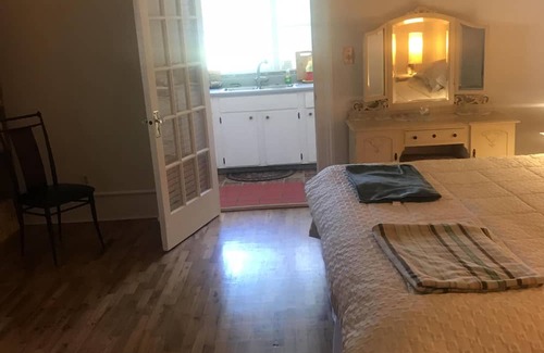 Carrollton Apartment | The Zen-ter BnB Suite #3 in the heart of Carrollton Georgia
