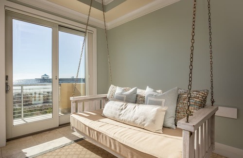 Folly Beach Condo | BEACHFRONT, Rooftop Deck, 360-Degree Views