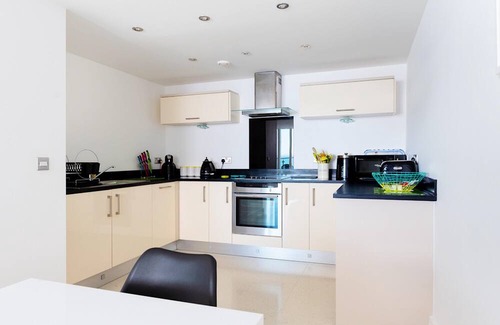 Newquay City Centre Apartment | 25 Rocklands-Modern apartment with spectacular ocean views, large private terrace. Secure parking