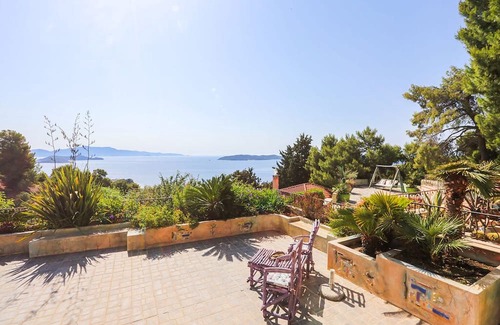 Achladies Apartment | Best location deluxe apartment "Fire" in Villa Stratos near the sea amazing view