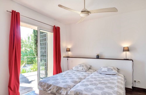 Sainte-Maxime City Centre Villa | CENTRAL VILLA with PANORAMIC SEA VIEWS -- SAINTE-MAXIME -- SLEEPS 14 !