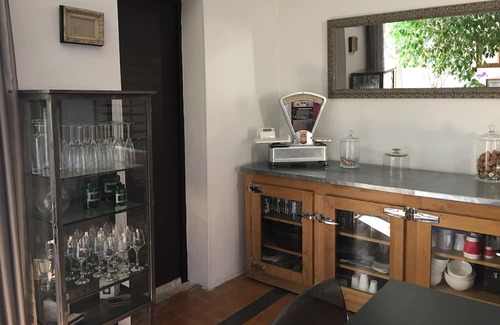 Aix-en-Provence Historic Centre Apartment | Large, quiet and design apartment, downtown, air-conditioned rooms