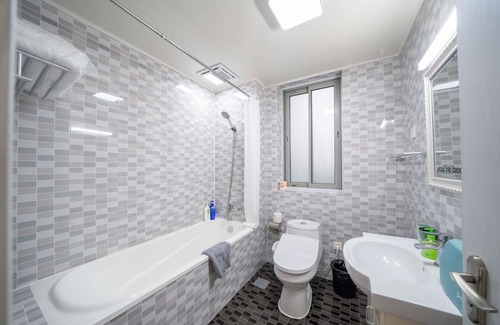 Changning Bed & Breakfast | Tyms Elegant 4BR 2BA APT Changning