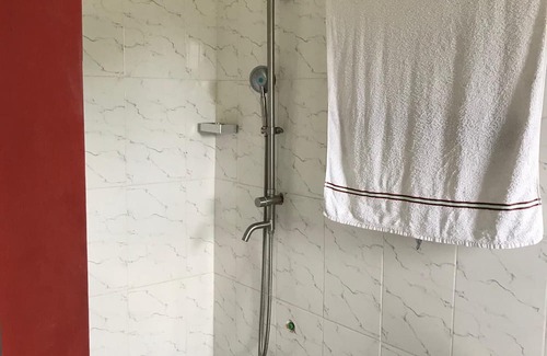 Atimpoku House | Alberjah Traincity Guesthouse