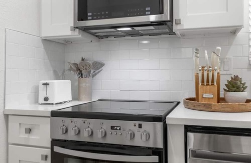 Tampa Apartment | Comfort in Prime Area | Free Parking & Crib