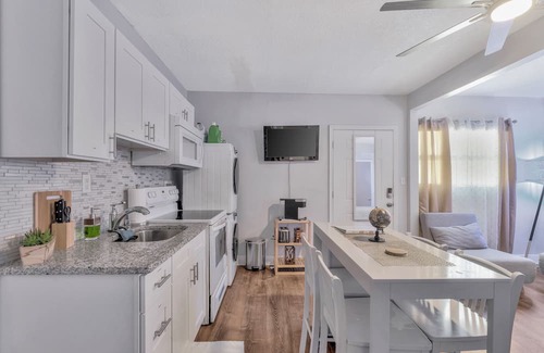 Tampa House | St Conrad Bungalow House