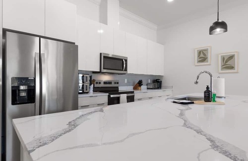 Tampa Apartment | NEW Casa Cielo - Gorgeous Newly Built Tampa Home