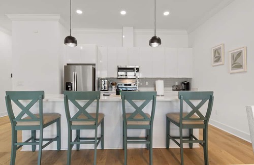 Tampa Apartment | NEW Casa Cielo - Gorgeous Newly Built Tampa Home