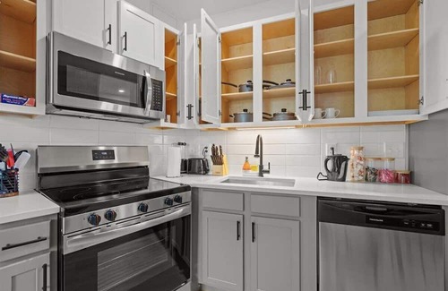 Charlotte Apartment | Luxe 2BR Suite in South End Charlotte