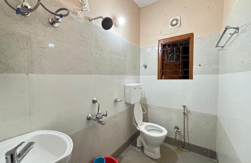 Krishnanagar House | Sri Mayapur Chandrodaya Guest House