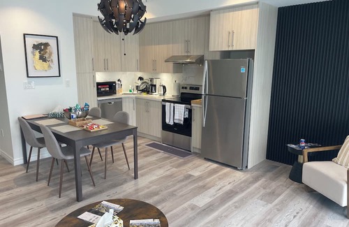 Niagara Falls Resort | Bentley Commons Fallsview Towns