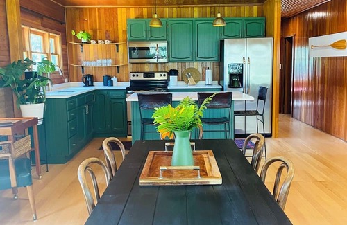 Onanole Hotel | Smokey Hollow Motel & Resort