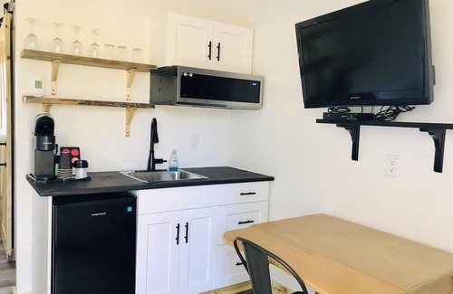 Onanole Hotel | Smokey Hollow Motel & Resort