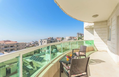 Aley Apartment | Glint 3-Br Apartment & Balcony in Aley