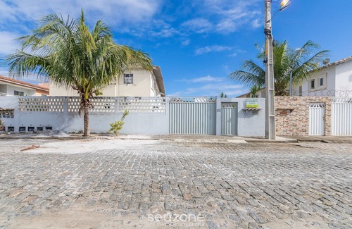 Taperapua Beach Apartment | Apt W/pool and Barbecue Near the Beach BA Art003
