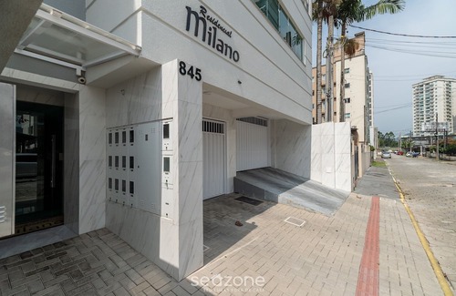 Andorinha Apartment | 2BR Apt With BBQ in Meia Praia Mlo0601