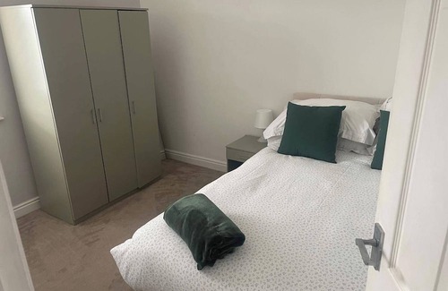 Horsforth Apartment | Horsforth Apartment Leeds Bradford Airport