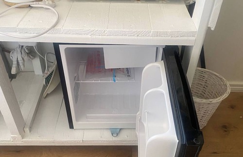 Londonderry Cabin | R and B Warm and Cosy Cabin