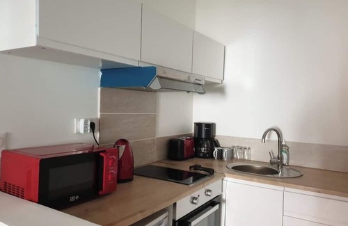 Henriville Apartment | Brown 5 stars