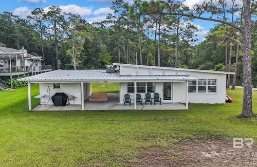 Elberta Cottage | Fish Trap - Waterfront Cottage