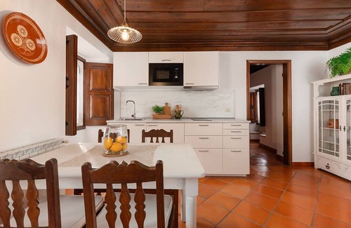 Paialvo House | White Apartment "Jasmim" (1 bedroom)