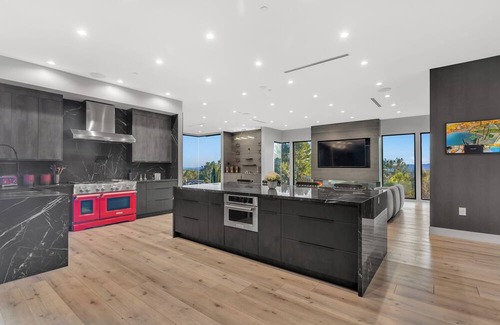 Granada Hills North House | Luxury 5,000 sqft Home W/View &Infinity Pool & Spa!