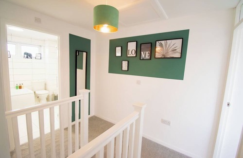 Kearsley House | 4 Bedroom House in Whitefield