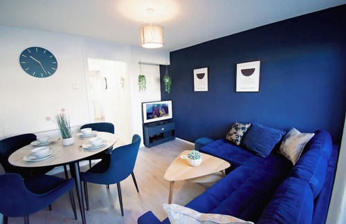 Kearsley House | 4 Bedroom House in Whitefield