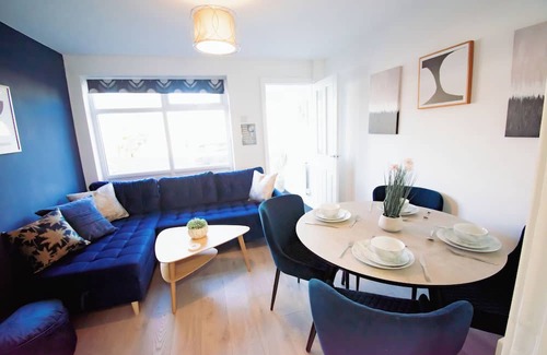Kearsley House | 4 Bedroom House in Whitefield