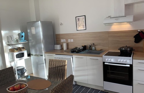 Loures-Barousse Apartment | La Douchka Azzurra