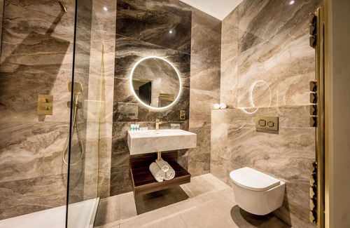 Londonderry Hotel | Walled City Hotel