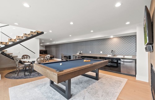 The Preserve House | Spacious 6-bedroom house Comes with House Manager /Driver 8:30am - 8:30 pm.