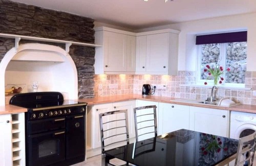 Port Erin Cottage | Beautiful cottage opposite Port Erin bay. Garden above beach. Fabulous sunsets!